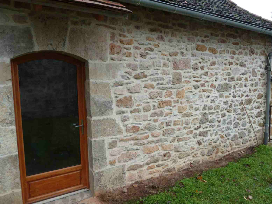 Joint à la chaux, façade en pierre Petit-Palais-et-Cornemps