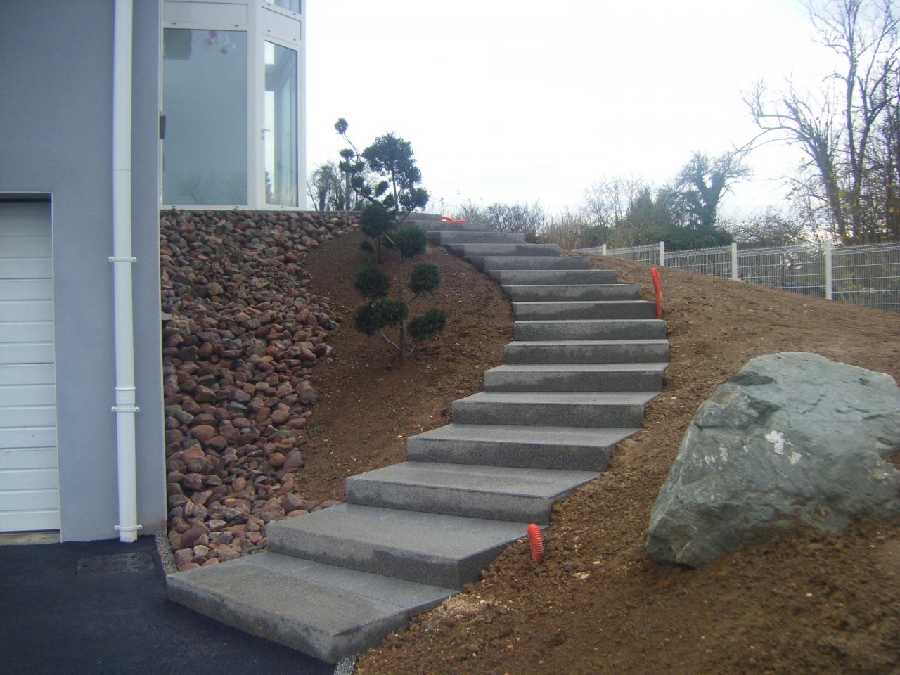 Création d'escalier en béton à Eyrans