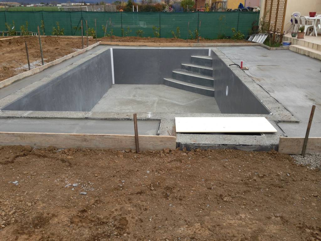 Création piscine béton dans la Gironde